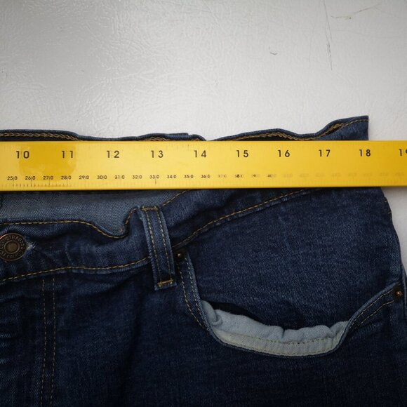 Levi's 505 Men's Size 40/30 Medium Wash Straight Leg Blue Jeans - Picture 12 of 16